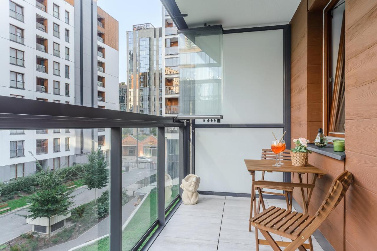 Modern Apartments With Access To The Pool Near Rondo Daszynskiego Station Warsaw Exterior photo