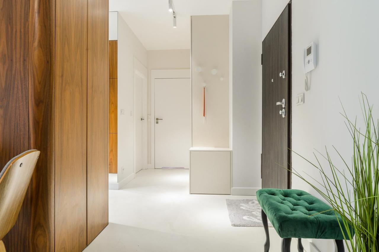 Modern Apartments With Access To The Pool Near Rondo Daszynskiego Station Warsaw Exterior photo